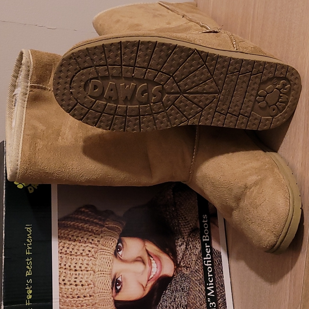 Winter Boots - Picture 2 of 4
